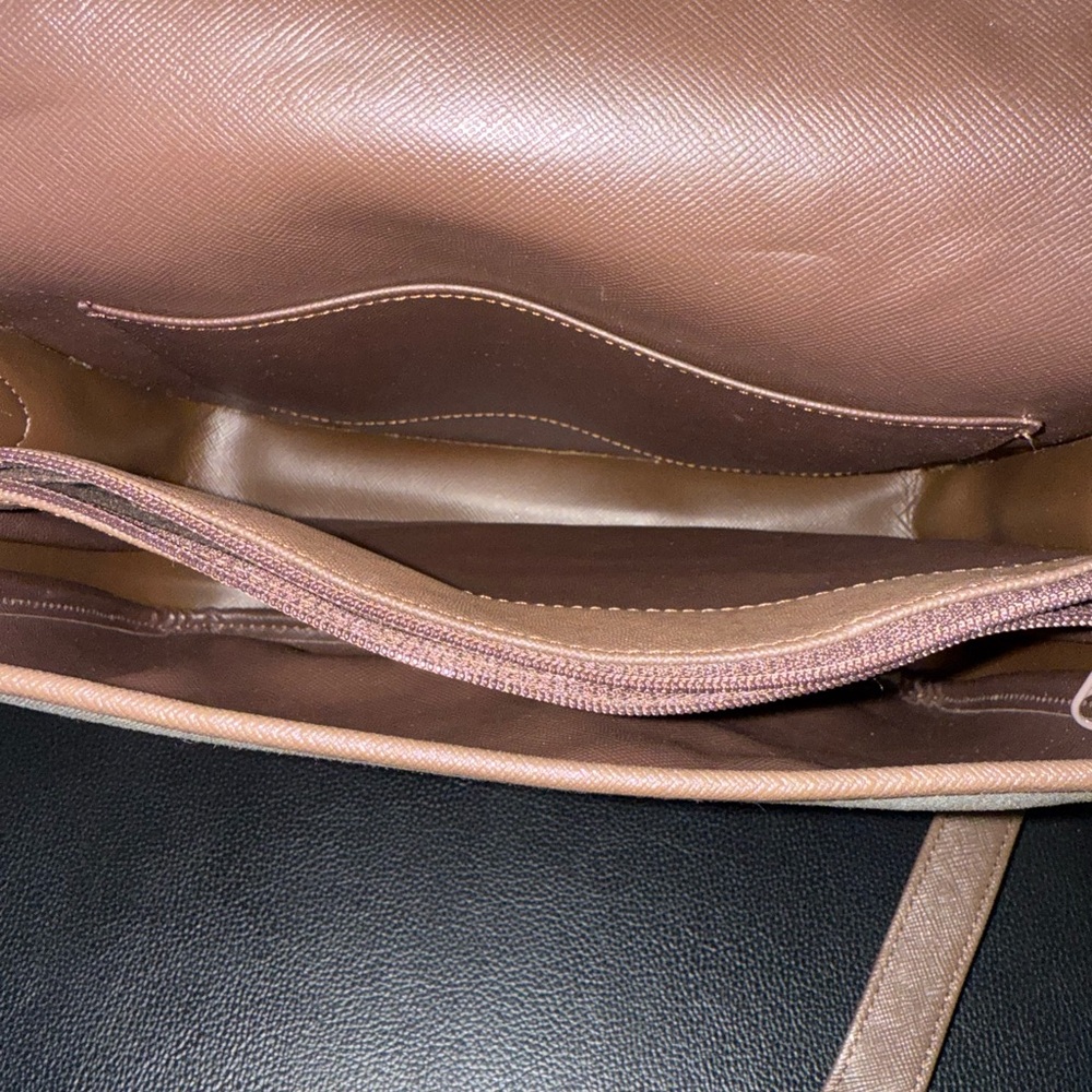 Like New!  Burberrys Vintage Novacheck Crossbody Bag - Picture 5 of 8